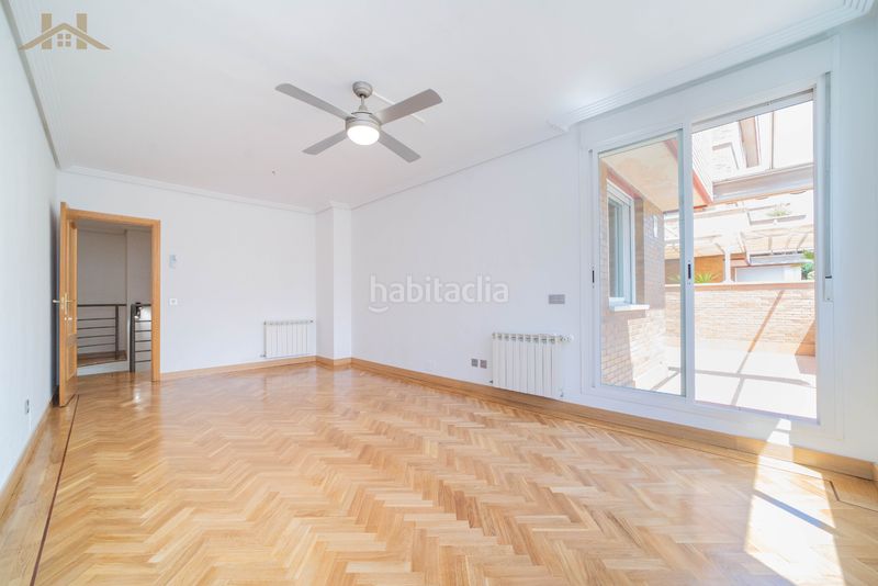 Foto ec445097-df06-47b5-9dbf-231884162e91. Rent duplex with heating parking pool in Sector B Boadilla del Monte