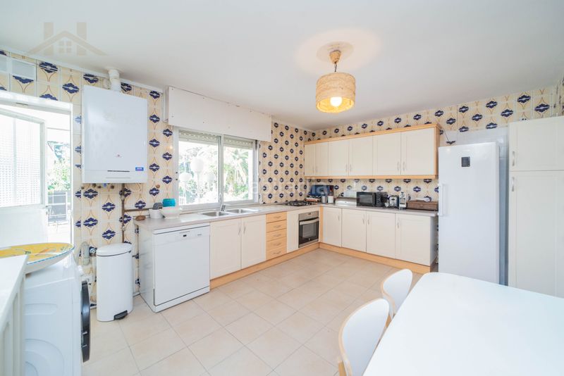 Foto f60f05ea-afc0-42f0-9e19-dbe81510f344. Chalet with heating parking pool in Las Lomas Boadilla del Monte