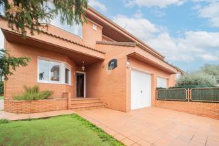 Xalet  Calle el plantío. Chalet en venta en brunete