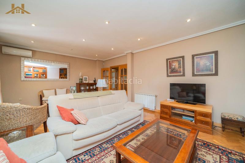 Foto 09ab679e-c4e6-438f-b084-9746c7ea1517. Chalet con camino riscaldamento piscina in Sevilla la Nueva