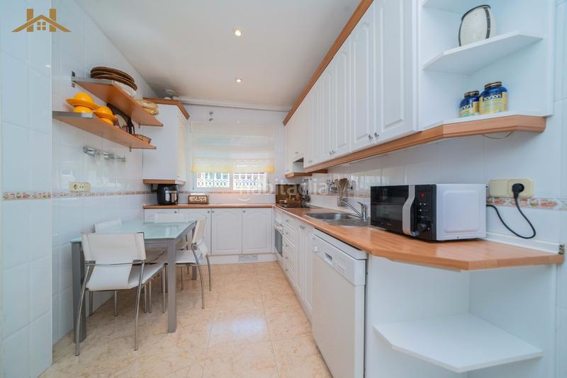 Foto f5c0d534-6ac0-4834-afb9-7691acd512b6. Chalet con camino riscaldamento piscina in Sevilla la Nueva