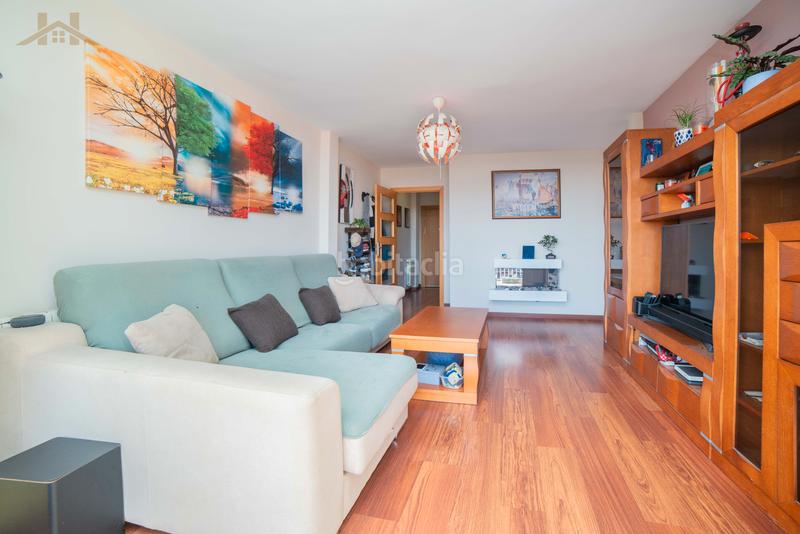 Foto 23ba9506-cb53-467f-81c5-b1ee0a483c54. Appartement dans avenida de madrid 13 dans Sevilla la Nueva