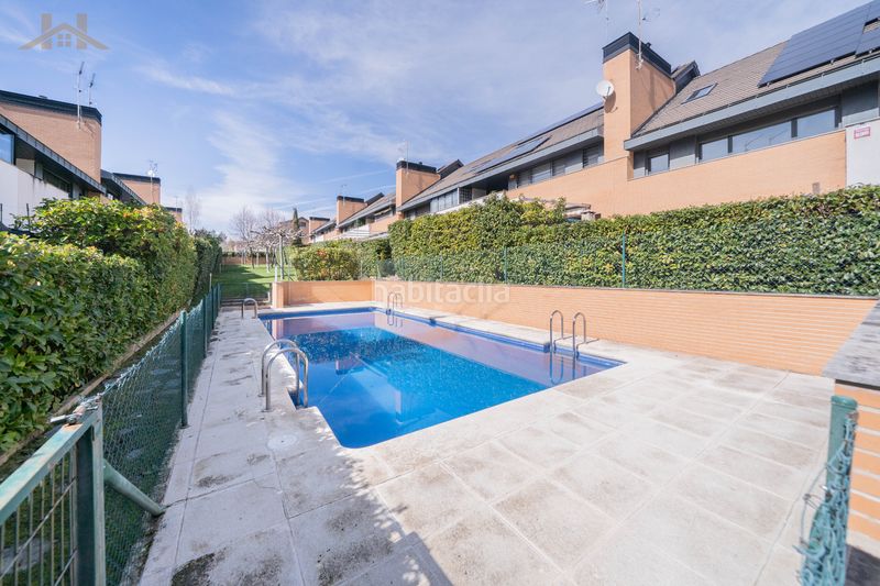 Foto 83d7d34e-6072-41ce-aa60-87feddfb13d2. Casa adossada amb xemeneia calefacció aparcament piscina a Villamantilla