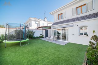 Maison jumelée à Brunete. Casa / chalet pareado en venta en calle sur 7, brunete