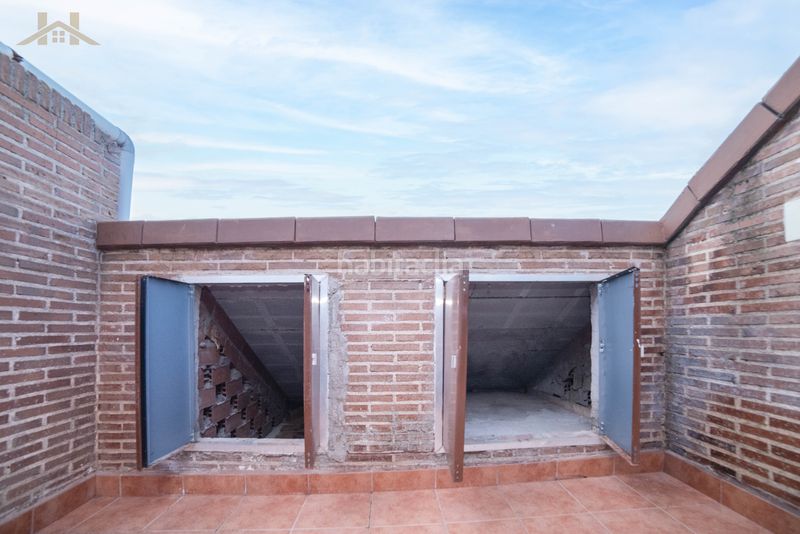 Foto 0a8d015e-3982-4089-bb67-965f3865be92. Àtic a Sevilla la Nueva