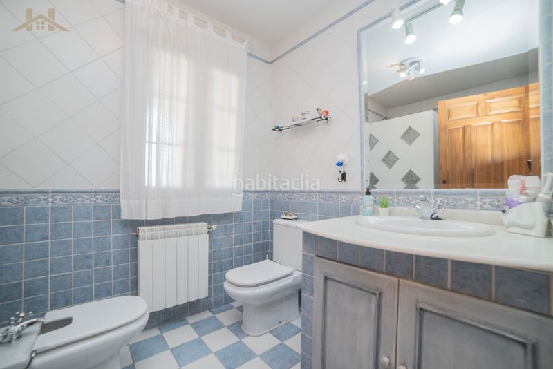 Foto c6c3e25c-c777-45fb-971a-a672719dbe89. Xalet amb xemeneia calefacció aparcament a Sevilla la Nueva