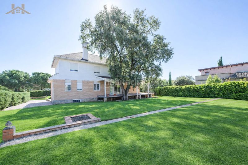 Foto 86e528db-c33e-485d-a5f9-d8f8ac259150. Xalet amb calefacció a Brunete