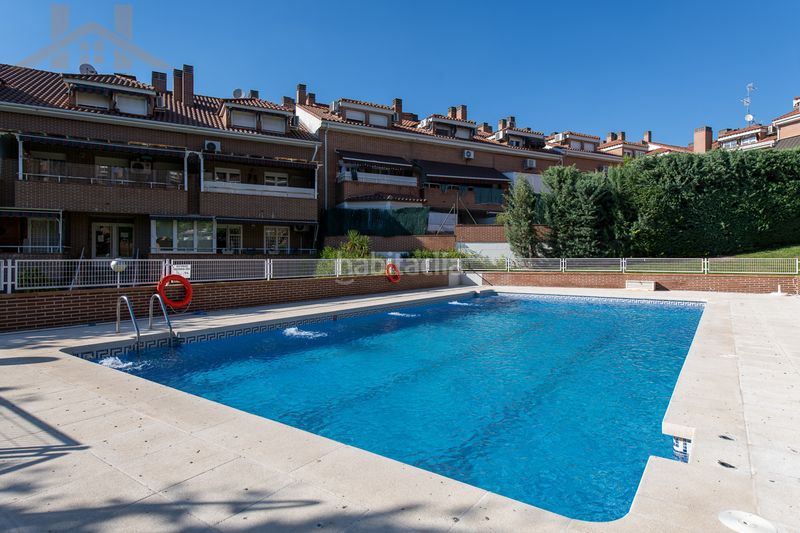 Foto 3c051740-95f5-4466-8cc2-b0eba67eef4d. Dúplex amb calefacció piscina a Sevilla la Nueva