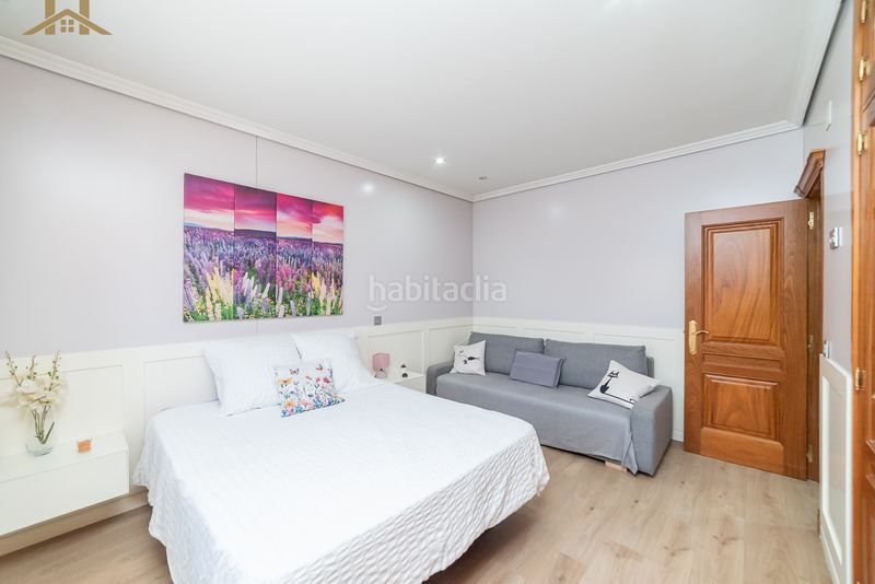 Foto 511c4524-888a-4512-965f-6dd8eb93ba33. Casa aparellada amb piscina a Brunete
