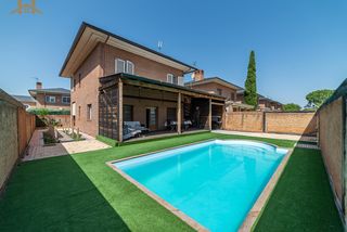 Casa aparellada a Brunete. Casa / chalet pareado en venta en calle cuadrito 13, brunete