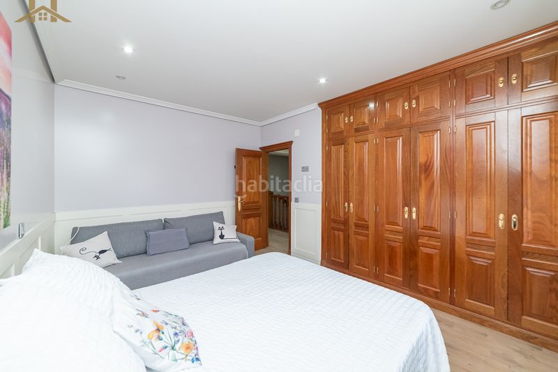 Foto db95d4d0-7b5f-4d92-ba7e-7da85c993449. Casa aparellada amb piscina a Brunete
