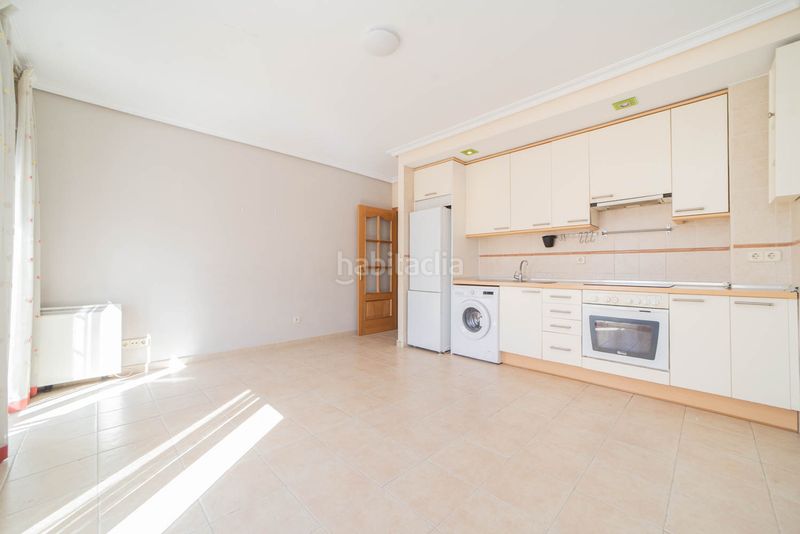 Foto ab6f6345-fc2b-4350-8e15-7ab72fa0be30. Duplex in Brunete