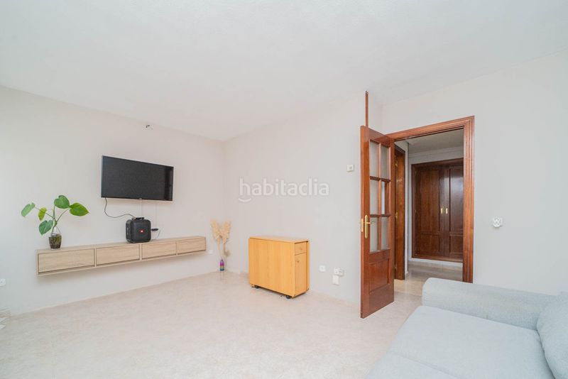 Foto ea5d7308-d5b9-47ae-bc70-e4f25160a8fb. Pis amb calefacció piscina a Sevilla la Nueva