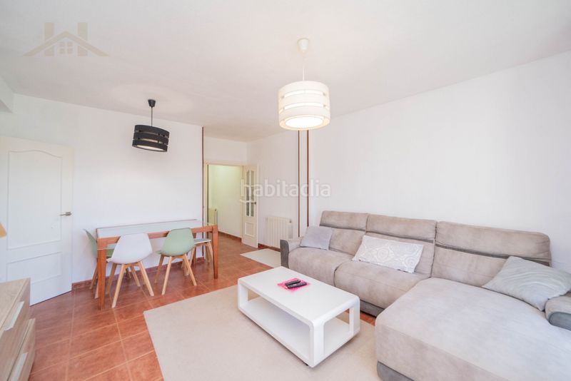 Foto e3e6aff8-6290-41dd-9dae-4bbcfd7d2f65. Pis amb calefacció aparcament piscina a Sevilla la Nueva