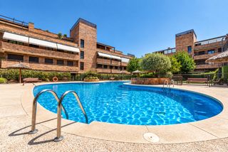 Appartamento in Brunete. Piso en venta en calle martín lópez zubero 2, brunete
