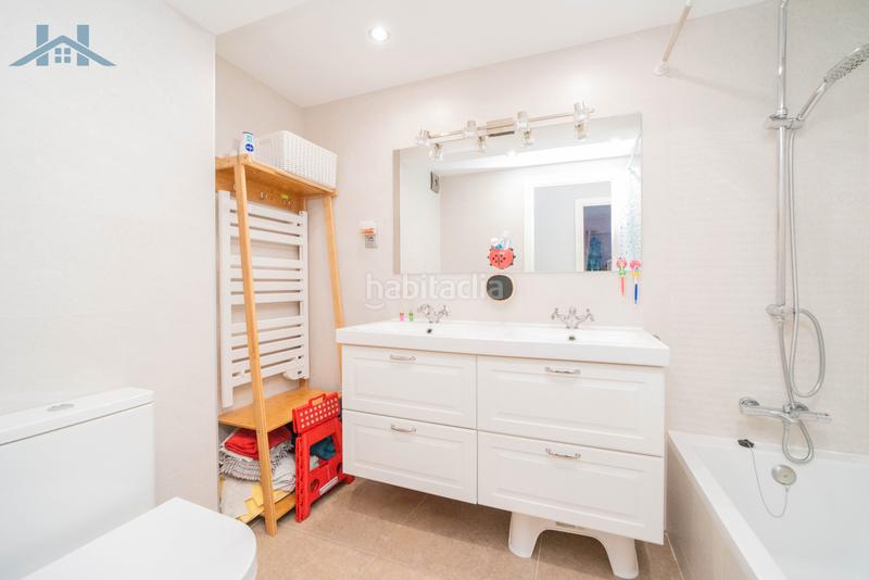 Foto 04be724b-6cca-4553-9def-cfe6e40e2610. Piso agencia inmobiliaria inmobiliaria hogares vende en exclusiva estupendo piso en Sevilla la Nueva