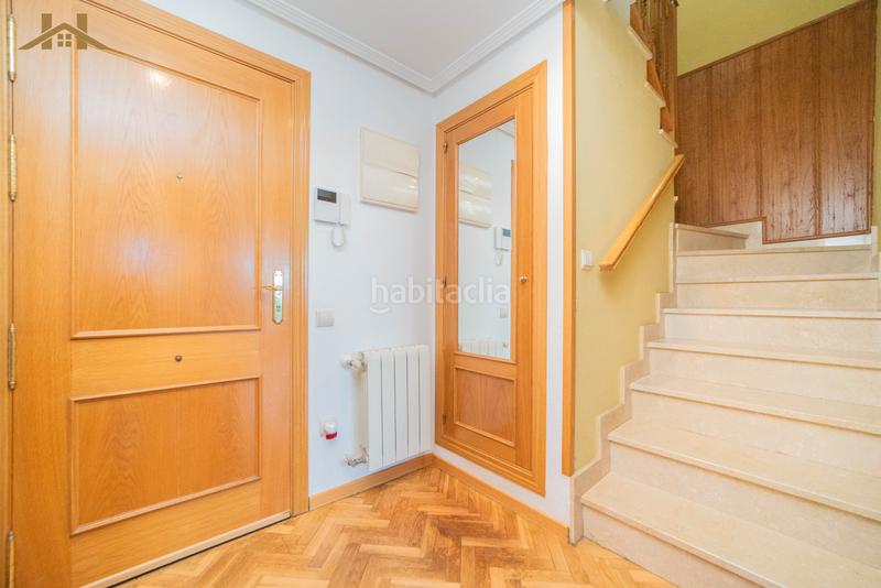 Foto 0aa04aad-9fb9-4355-9775-176bacaf7f84. Duplex in calle codorniz 4 in Sevilla la Nueva