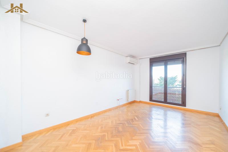 Foto abeb04b2-60b3-45d9-9601-b1b84a6c1997. Duplex in calle codorniz 4 in Sevilla la Nueva