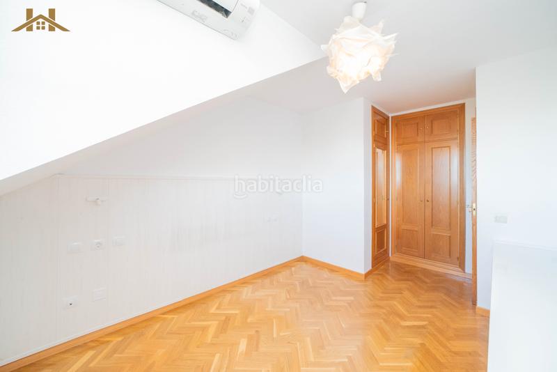 Foto c4f39715-ec81-47a4-ac0d-c4f9029b4418. Duplex in calle codorniz 4 in Sevilla la Nueva