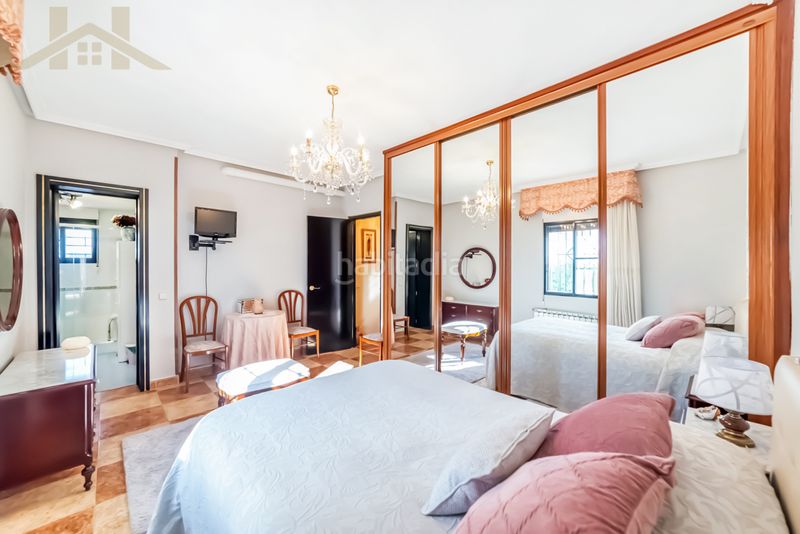 Foto 51c79e2e-e62e-4cad-b572-628163dd2f49. Chalet with fireplace heating parking pool in Brunete
