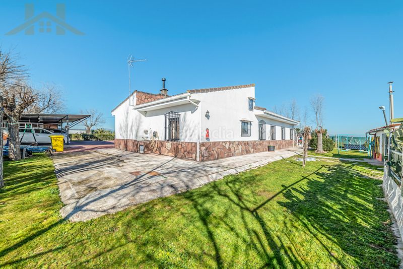 Foto a2cce99f-1de1-4775-be68-c2bd9facc319. Chalet with fireplace heating parking pool in Brunete