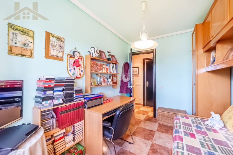 Foto a8c12c35-01f9-4b0e-a0df-76e5d372e0c2. Chalet with fireplace heating parking pool in Brunete