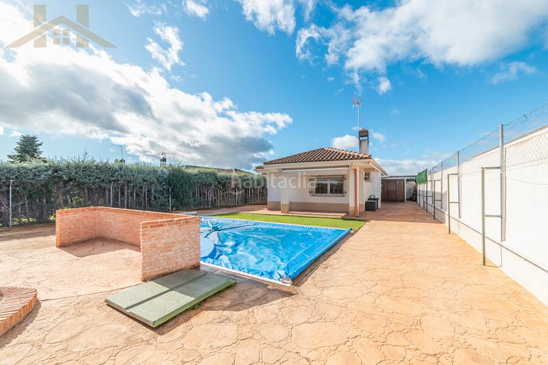 Foto 555f5c67-56a5-4faf-8241-02e884a9f4e3. Chalet espectacular chalet independiente en Sevilla la Nueva