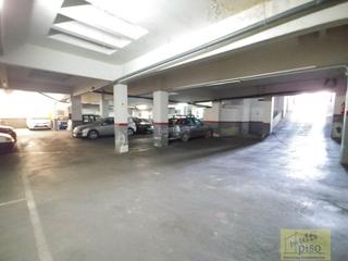 Aparcament cotxe a Les Planes. L hospitalet de llobregatgaraje