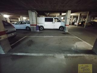 Aparcament cotxe a Les Planes. L hospitalet de llobregatgaraje