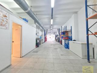 Local Comercial en Les Planes. L hospitalet de llobregatlocal