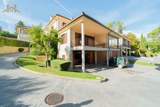 Casa aparellada a Centro. Espectacular chalet pareado en el centro de villaviciosa de odón