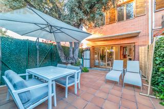 Semi detached house  Calle llobregat. Espectacular chalet pareado en la prestigiosa urbanizacin cumbr