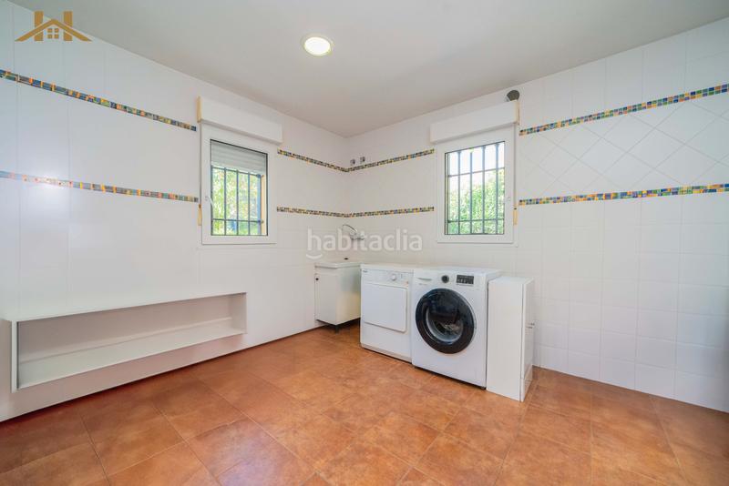 Foto 4d9ba49d-08ea-4ead-acd0-2852a6c6bf1d. Casa amb calefacció aparcament a Castillo-Campodón Villaviciosa de Odón