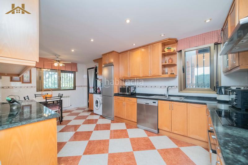 Foto d4ce25f5-a339-4504-a69c-077fa29d6b79. Chalet dans El Bosque Villaviciosa de Odón