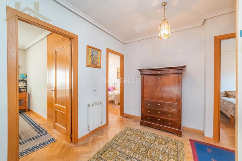 Foto 2cd245e8-8445-4fe7-91bd-de157bdd7933. Casa aparellada amb calefacció a Centro Villaviciosa de Odón