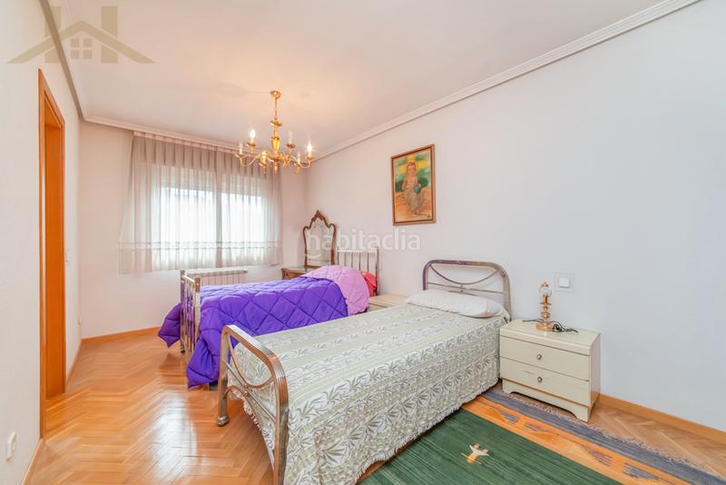 Foto 977cedef-c9b8-4c0c-b6f5-6e336ab14c71. Casa aparellada amb calefacció a Centro Villaviciosa de Odón