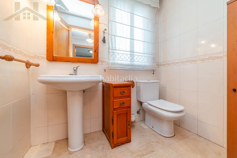 Foto b8510c9b-6101-4de0-b0b4-232a2b474bd4. Casa aparellada amb calefacció a Centro Villaviciosa de Odón