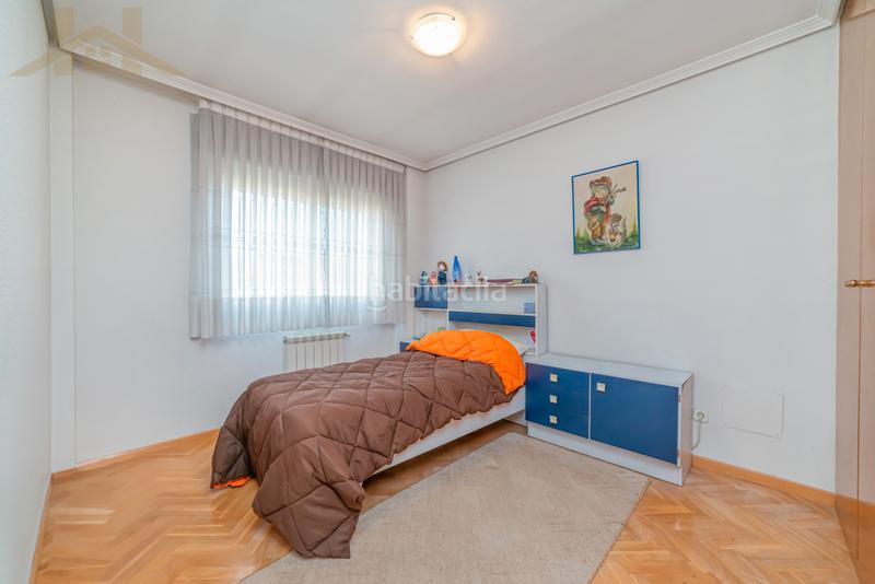 Foto df66e71f-24e1-4929-8243-ea6c46d03c7b. Casa aparellada amb calefacció a Centro Villaviciosa de Odón