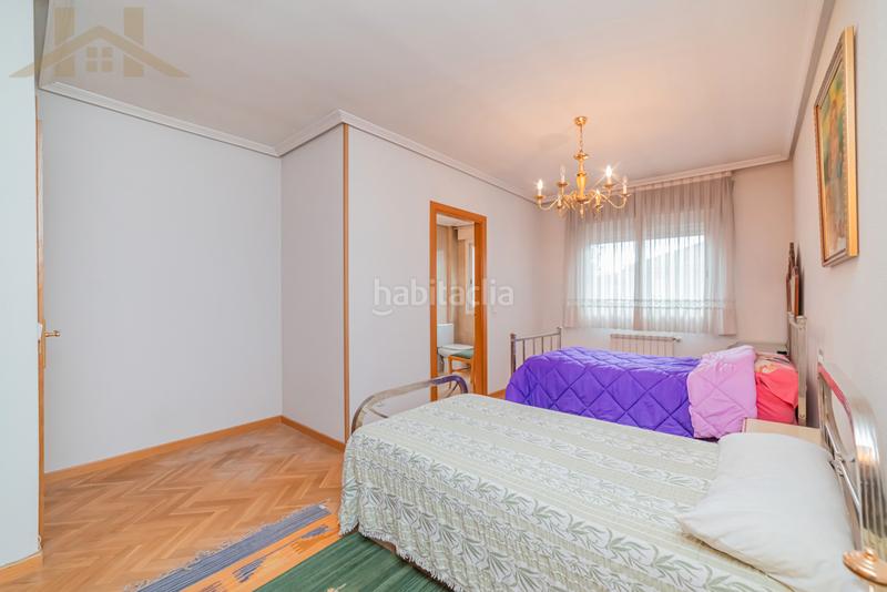 Foto fd5efda2-5a37-4800-8c03-438bd7fc469b. Casa aparellada amb calefacció a Centro Villaviciosa de Odón