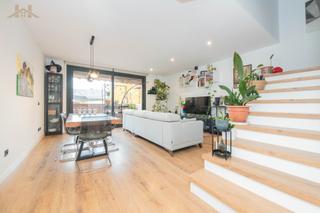 Casa adosada  Camino de sacedon. Espectacular chalet adosado en el centro de villaviciosa de odón