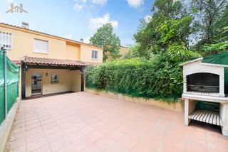 Casa adossada a Calle guadiana 115. Espectacular chalet adosado en la urbanización el bosque