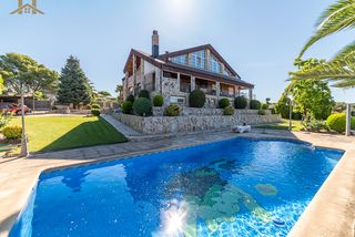 Xalet  Calle guadalquivir. Espectacular  chalet independiente en el bosque