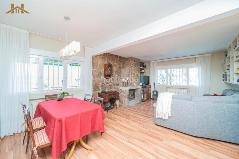 Foto dd782225-96c3-4f3f-b328-0c09709771e6. Chalet con riscaldamento parcheggio piscina in Colmenarejo