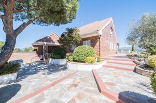 Casa aparellada  Calle el tomillar. Agencia inmobiliaria de galapagar zona galapagar oficina hogares