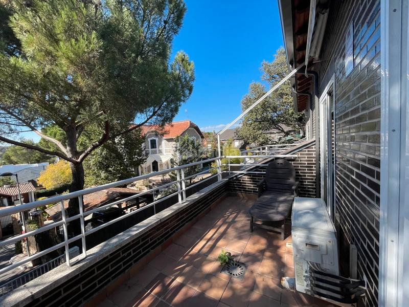 Foto ae1e6494-7436-420c-b4db-a7acaf657a96. Affitto casa bifamiliare con camino riscaldamento parcheggio piscina in Galapagar