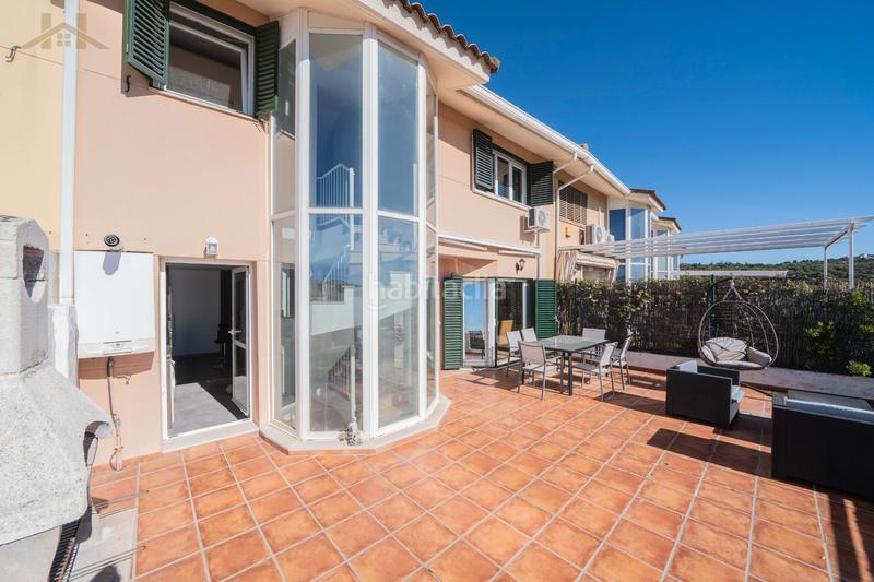 Foto 41d1543e-a7fd-45b4-80c4-8059f5f2598e. Casa a schiera con camino riscaldamento parcheggio piscina in Galapagar