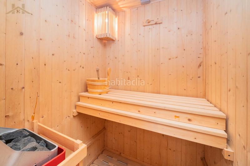 Foto 52ebb31f-3dce-48c5-830a-b64772f62c3b. Casa a schiera con camino riscaldamento parcheggio piscina in Galapagar