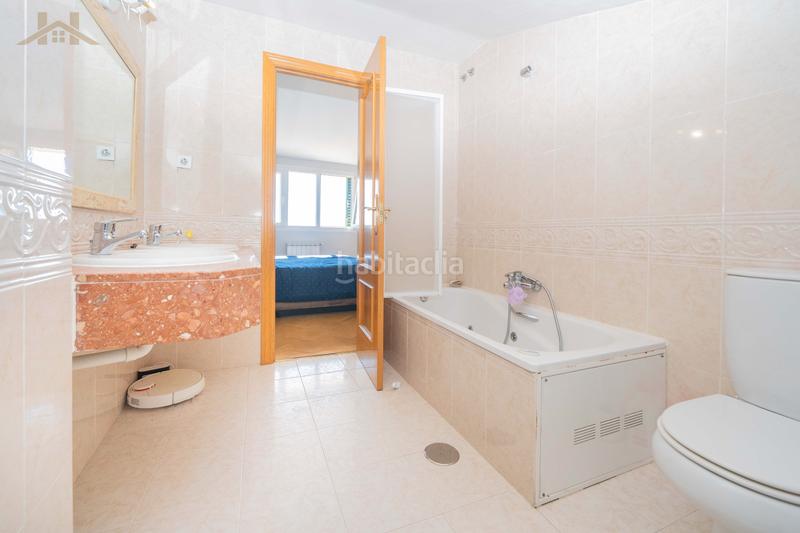 Foto 59711271-87a0-4b9d-ad24-759656b34d20. Casa a schiera con camino riscaldamento parcheggio piscina in Galapagar