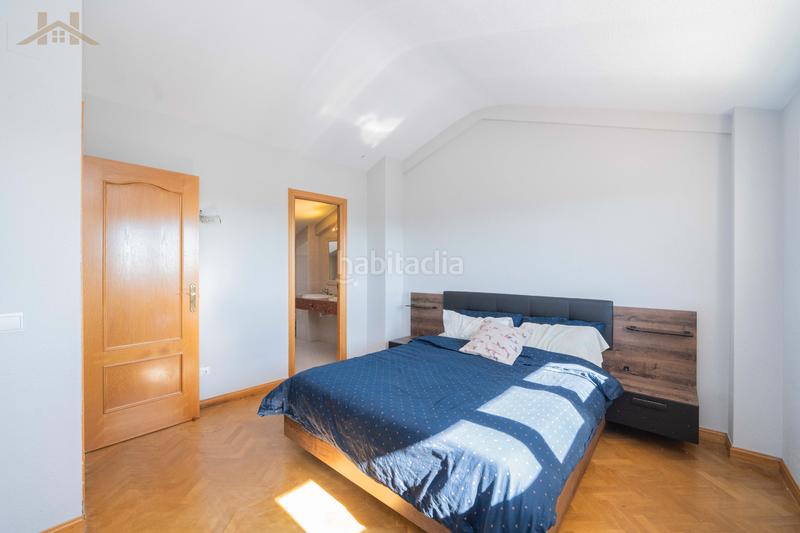 Foto 5bb58aec-9a2b-462d-868c-30a9c2b8cdc5. Casa a schiera con camino riscaldamento parcheggio piscina in Galapagar