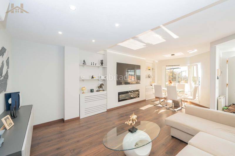 Foto 73032600-52d6-405b-81b8-c458372ad30d. Casa a schiera con camino riscaldamento parcheggio piscina in Galapagar